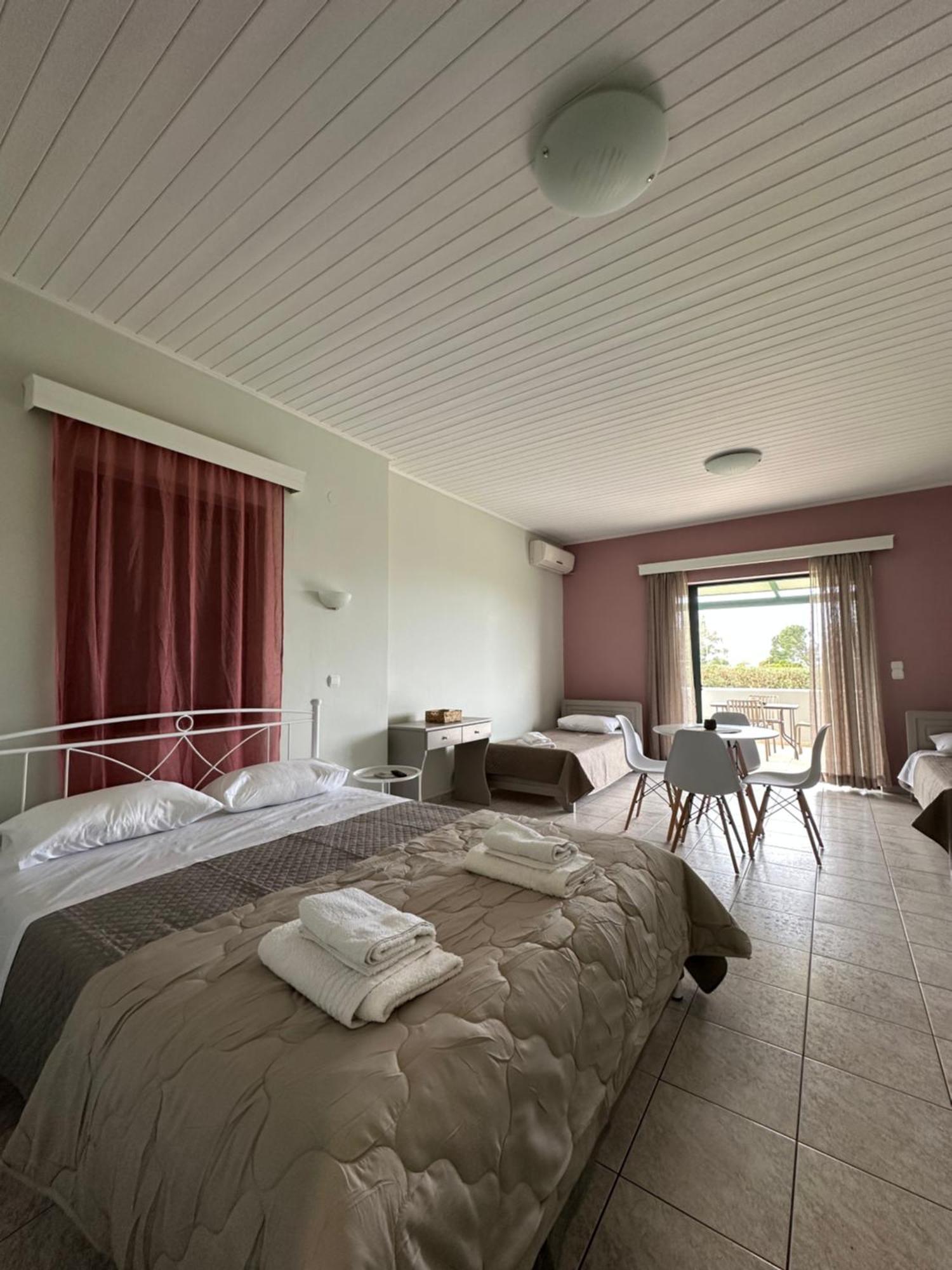 Odysseas Rooms Kalo Nero Екстериор снимка